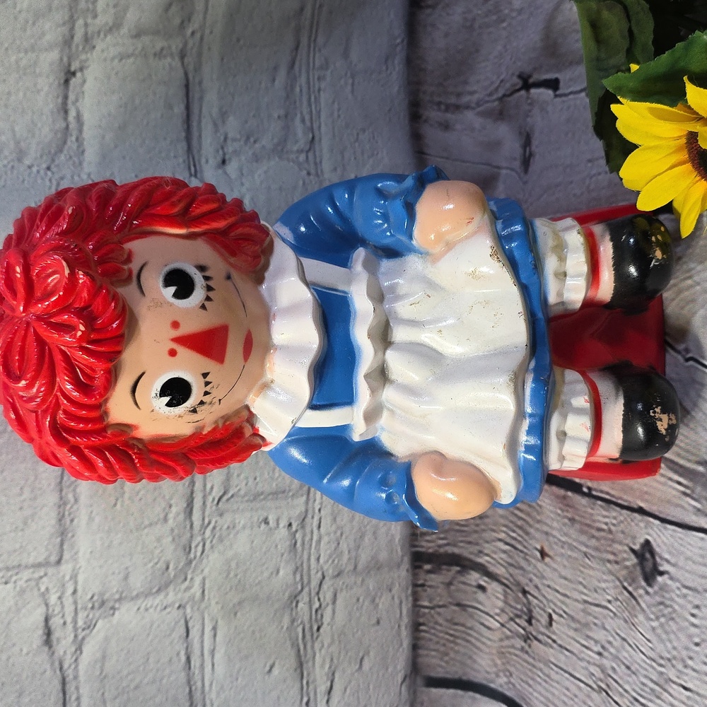 Vintage 1972 Raggedy Ann bank